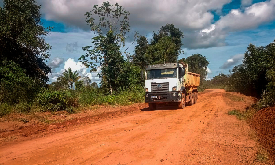 Governo de RO investe em manutenção da Rodovia-133 na Região do Café